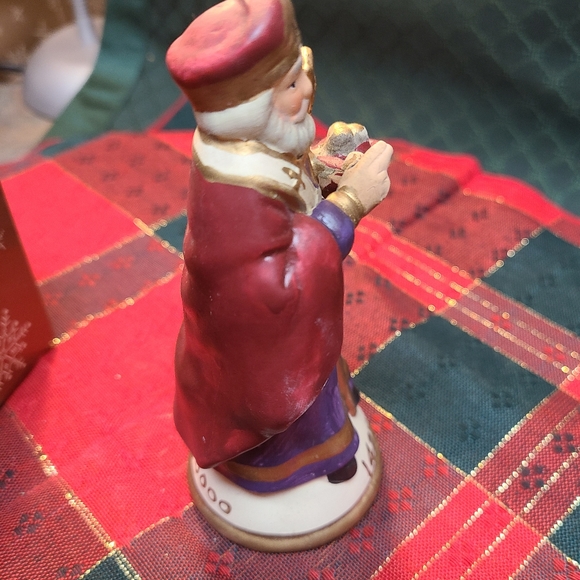 Limited Edition Traditions of Santa Orname… - Picture 3 of 9